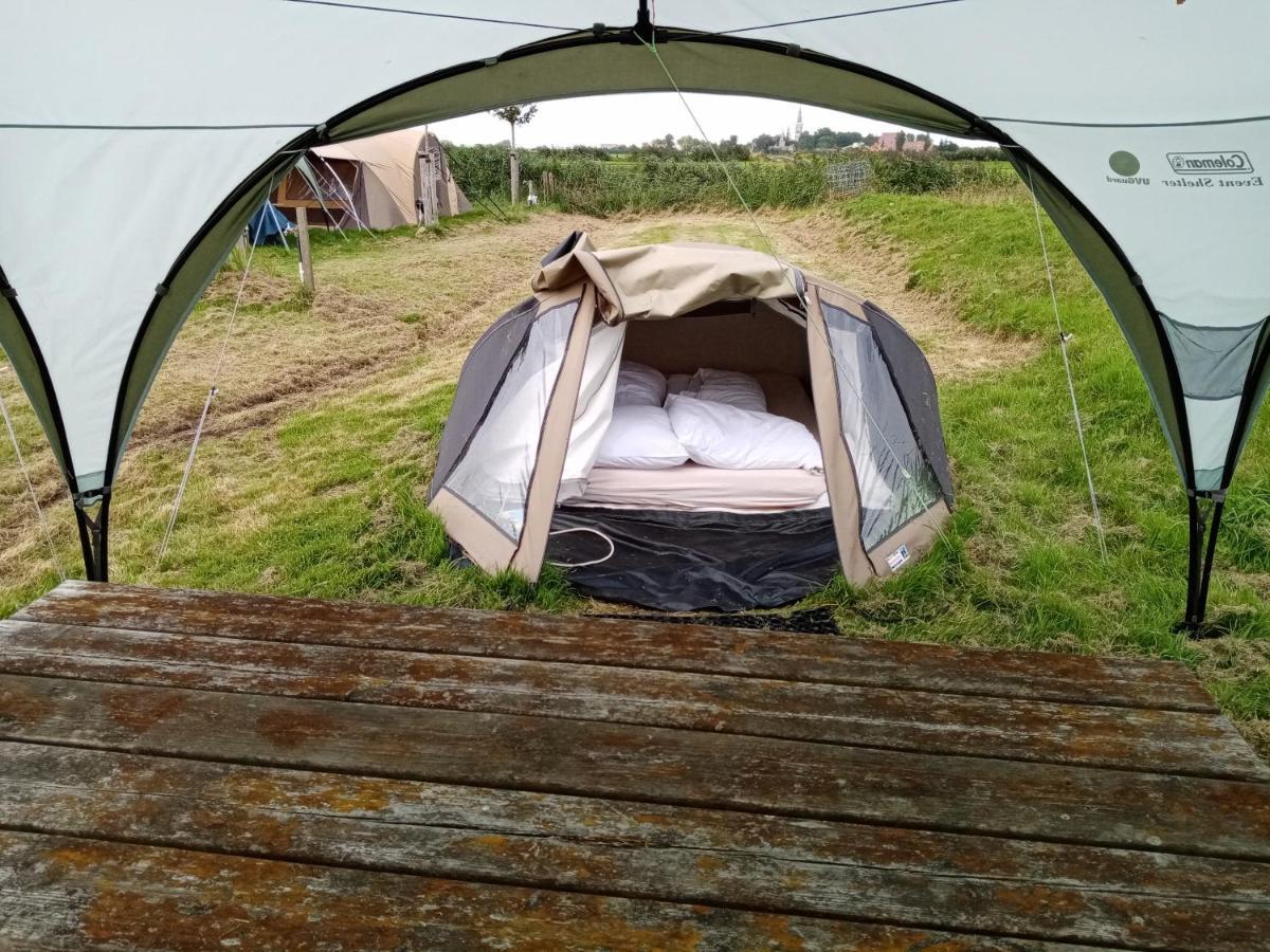 Basic 2P Tent Sotterum Hotel Kornwerd Buitenkant foto